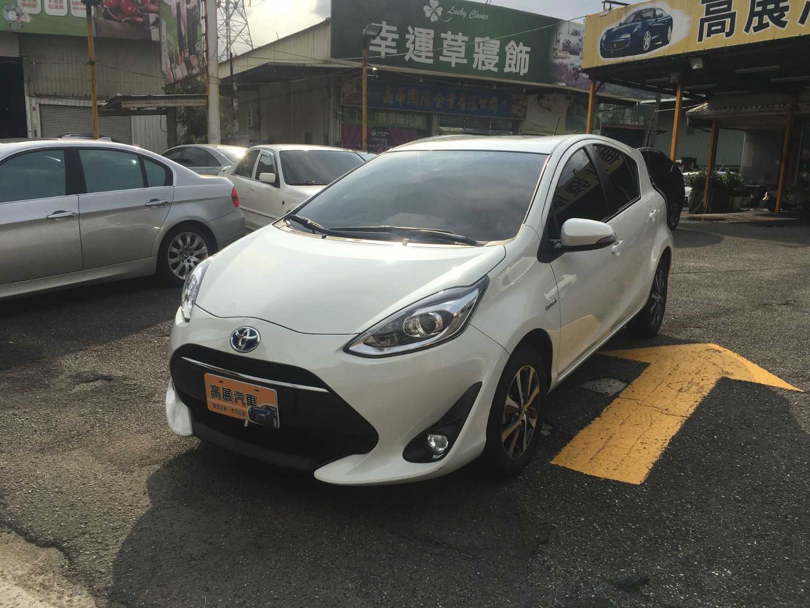 新車保固中 2018年PRIUS-C 低里程 無菸車 白色影音版 有興趣趕緊賞車